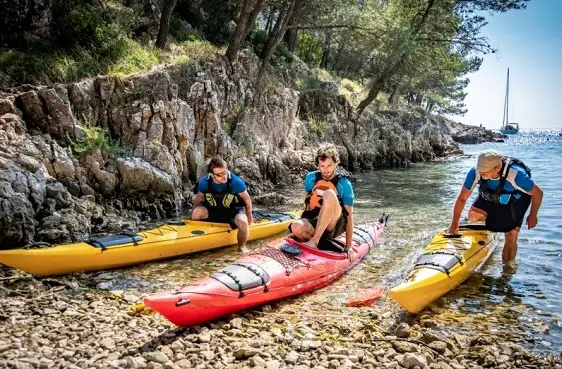 difficulty getting out of kayak